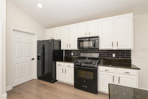 House in Vero Beach, Florida 4 bedrooms, 193.14 sq.m. № 1654762 - photo 15