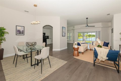 House in Vero Beach, Florida 4 bedrooms, 193.14 sq.m. № 1654762 - photo 4