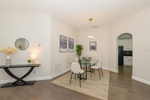 House in Vero Beach, Florida 4 bedrooms, 193.14 sq.m. № 1654762 - photo 5