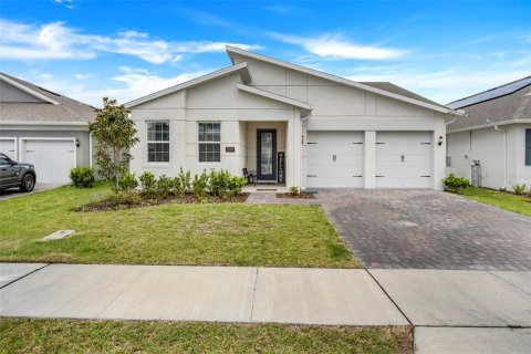 House in Orlando, Florida 4 bedrooms, 194.35 sq.m. № 2203867