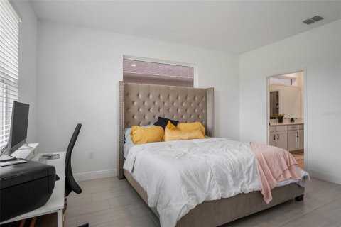 House in Orlando, Florida 4 bedrooms, 194.35 sq.m. № 2203867 - photo 25