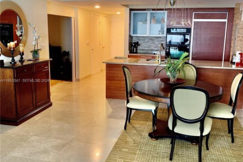 Condo in Hallandale Beach, Florida, 3 bedrooms  № 2053106 - photo 5