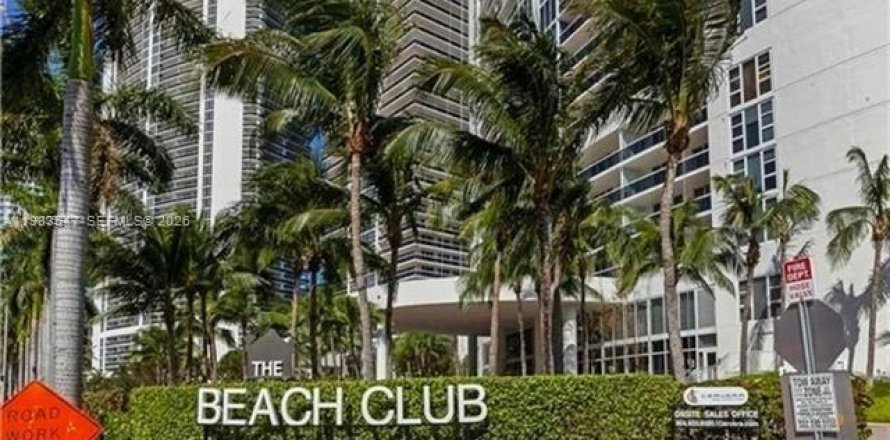 Condo in Hallandale Beach, Florida, 3 bedrooms  № 2053106