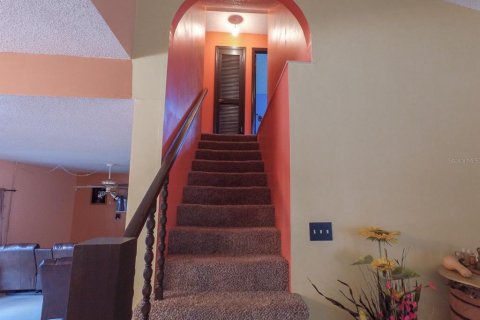 House in Plant City, Florida 5 bedrooms, 287.53 sq.m. № 1580816 - photo 26