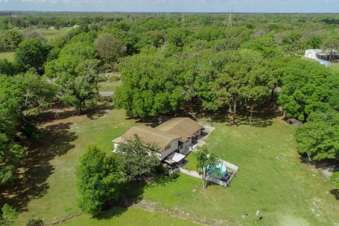 House in Plant City, Florida 5 bedrooms, 287.53 sq.m. № 1580816 - photo 6