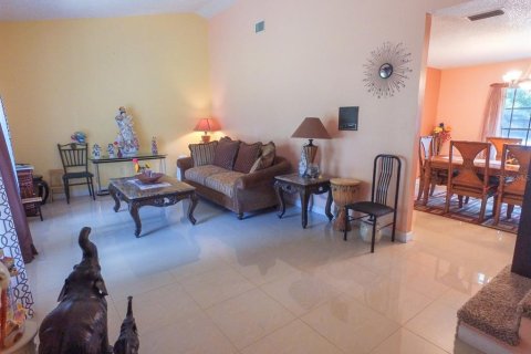 House in Plant City, Florida 5 bedrooms, 287.53 sq.m. № 1580816 - photo 10