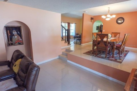 House in Plant City, Florida 5 bedrooms, 287.53 sq.m. № 1580816 - photo 13