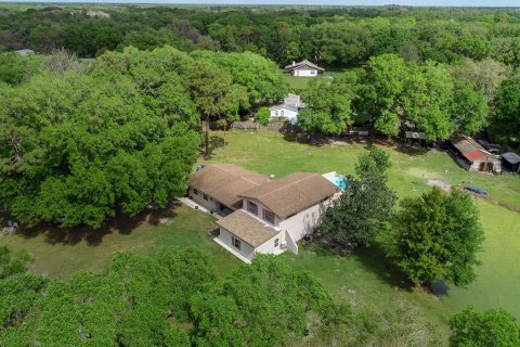 House in Plant City, Florida 5 bedrooms, 287.53 sq.m. № 1580816 - photo 2