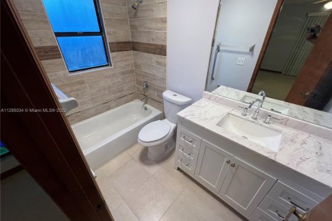 House in Port St. Lucie, Florida 3 bedrooms, 142.7 sq.m. № 2014707 - photo 28