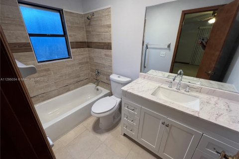 House in Port St. Lucie, Florida 3 bedrooms, 142.7 sq.m. № 2014707 - photo 27