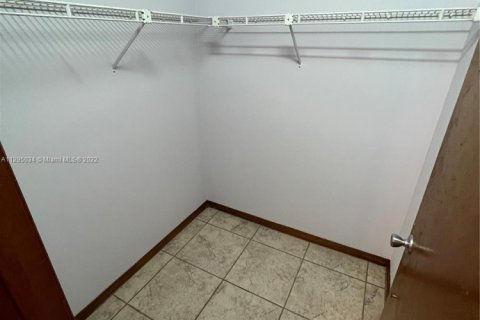 House in Port St. Lucie, Florida 3 bedrooms, 142.7 sq.m. № 2014707 - photo 20