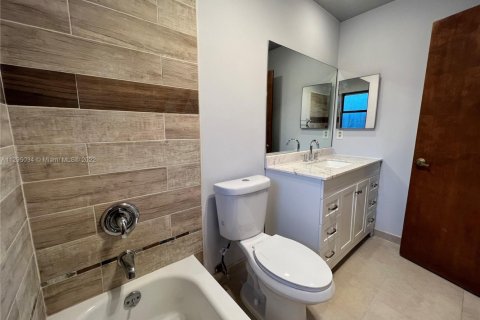 House in Port St. Lucie, Florida 3 bedrooms, 142.7 sq.m. № 2014707 - photo 30