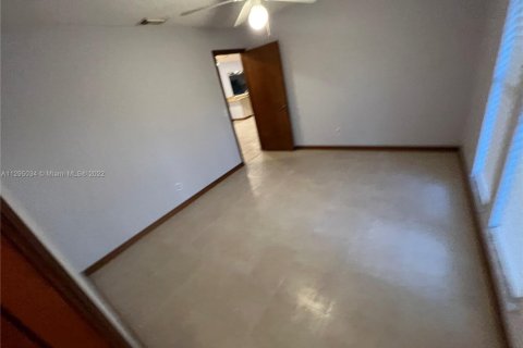 House in Port St. Lucie, Florida 3 bedrooms, 142.7 sq.m. № 2014707 - photo 12