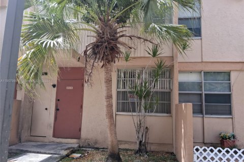 Adosado en venta en South Miami, Florida, 3 dormitorios, 90.12 m2 № 1964155 - foto 30