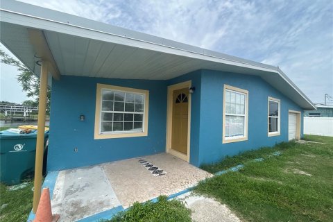 Casa en Port Charlotte, Florida 5 dormitorios, 217.3 m2 № 2379000