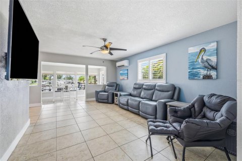 Casa en venta en New Port Richey, Florida, 2 dormitorios, 110.46 m2 № 2151667 - foto 8