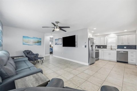 Casa en venta en New Port Richey, Florida, 2 dormitorios, 110.46 m2 № 2151667 - foto 9