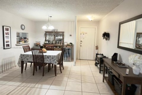 Купить кондоминиум в Майами, Флорида 3 спальни, 117.24м2, № 2054476 - фото 7