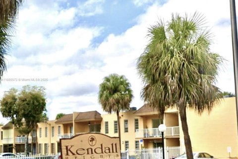 Купить кондоминиум в Майами, Флорида 3 спальни, 117.24м2, № 2054476 - фото 3