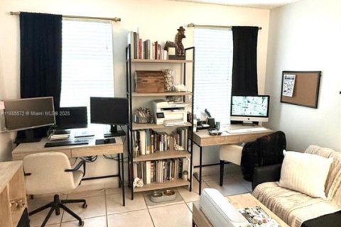 Купить кондоминиум в Майами, Флорида 3 спальни, 117.24м2, № 2054476 - фото 9