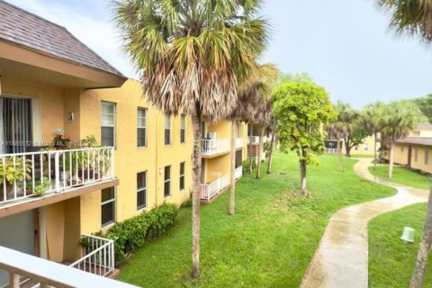 Купить кондоминиум в Майами, Флорида 3 спальни, 117.24м2, № 2054476 - фото 2