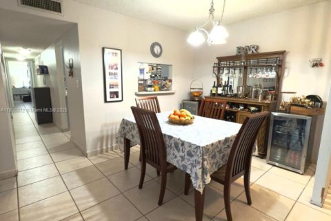 Купить кондоминиум в Майами, Флорида 3 спальни, 117.24м2, № 2054476 - фото 5