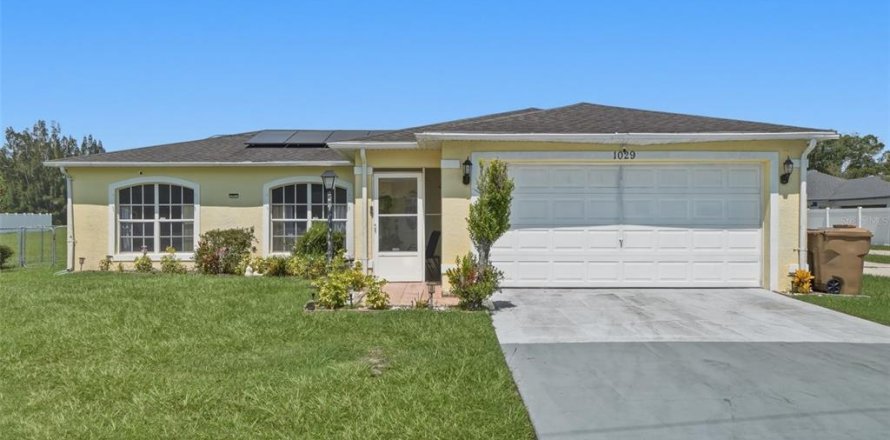 Villa ou maison à Kissimmee, Floride 3 chambres, 132.39 m2 № 2197820