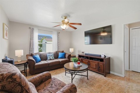 Villa ou maison à vendre à Kissimmee, Floride: 3 chambres, 132.39 m2 № 2197820 - photo 11