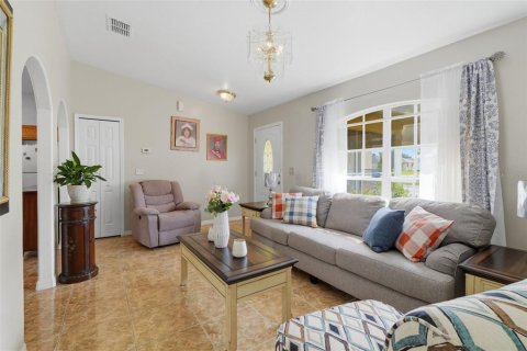 Villa ou maison à vendre à Kissimmee, Floride: 3 chambres, 132.39 m2 № 2197820 - photo 7