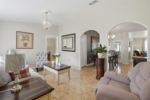 Villa ou maison à vendre à Kissimmee, Floride: 3 chambres, 132.39 m2 № 2197820 - photo 8