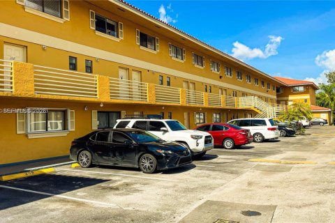 Condo in Hialeah Gardens, Florida, 2 bedrooms  № 2243965 - photo 3