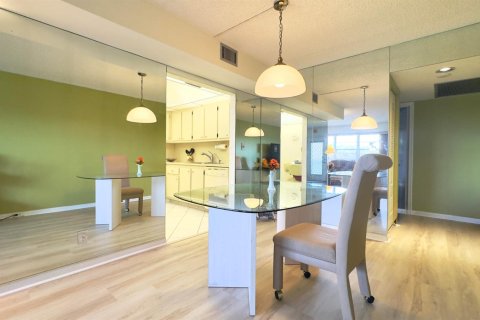 Condominio en venta en Coconut Creek, Florida, 1 dormitorio, 74.14 m2 № 2189360 - foto 8