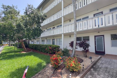 Condominio en venta en Coconut Creek, Florida, 1 dormitorio, 74.14 m2 № 2189360 - foto 27