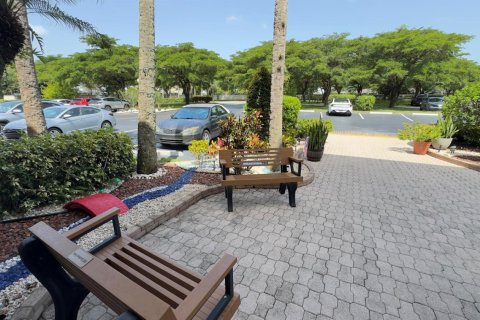 Condominio en venta en Coconut Creek, Florida, 1 dormitorio, 74.14 m2 № 2189360 - foto 29