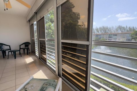 Condominio en venta en Coconut Creek, Florida, 1 dormitorio, 74.14 m2 № 2189360 - foto 3