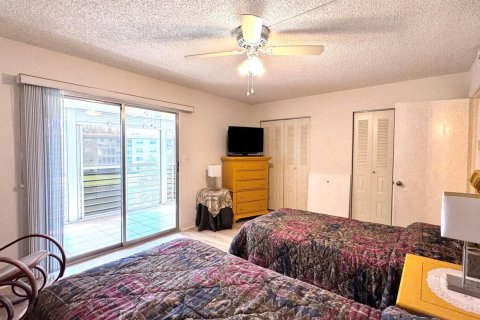 Condominio en venta en Coconut Creek, Florida, 1 dormitorio, 74.14 m2 № 2189360 - foto 16