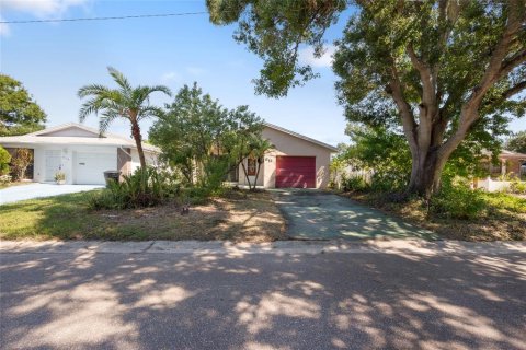 Villa ou maison à vendre à Saint Petersburg, Floride: 3 chambres, 111.3 m2 № 1911649 - photo 1