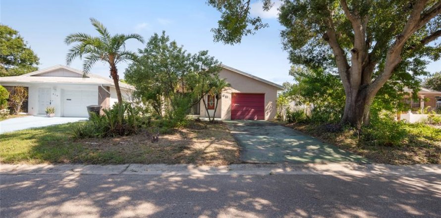 Villa ou maison à Saint Petersburg, Floride 3 chambres, 111.3 m2 № 1911649