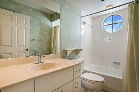 Купить виллу или дом в Юпитер, Флорида 7 комнат, 153.1м2, № 2027466 - фото 17