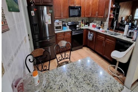 Villa ou maison à vendre à Kissimmee, Floride: 4 chambres, 213.02 m2 № 2395694 - photo 7