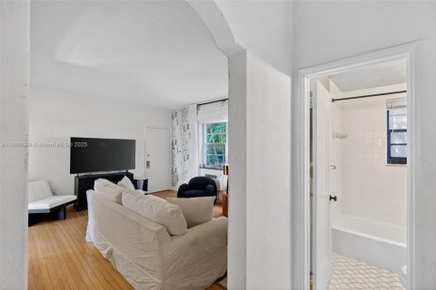 Купить кондоминиум в Майами-Бич, Флорида 1 спальня, 64.66м2, № 1938763 - фото 16