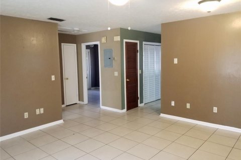 Apartamento en alquiler en Seffner, Florida, 2 dormitorios, 69.68 m2 № 1900273 - foto 3