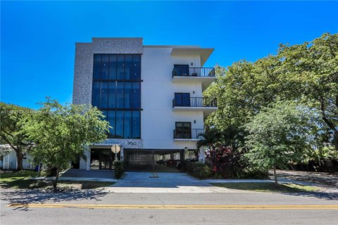 Commercial property in Hollywood, Florida № 1862816 - photo 1