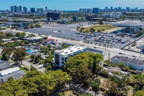Commercial property in Hollywood, Florida № 1862816 - photo 6