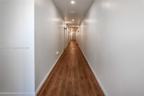 Commercial property in Hollywood, Florida № 1862816 - photo 29