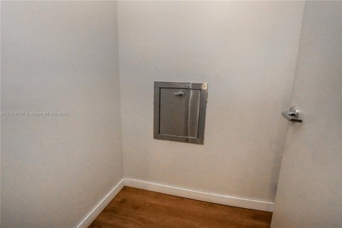 Commercial property in Hollywood, Florida № 1862816 - photo 28