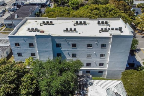 Commercial property in Hollywood, Florida № 1862816 - photo 8