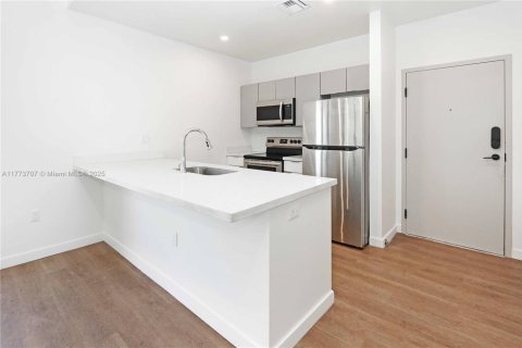 Commercial property in Hollywood, Florida № 1862816 - photo 18