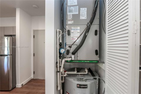 Commercial property in Hollywood, Florida № 1862816 - photo 26