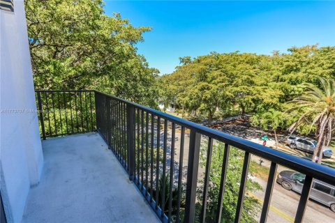 Commercial property in Hollywood, Florida № 1862816 - photo 25
